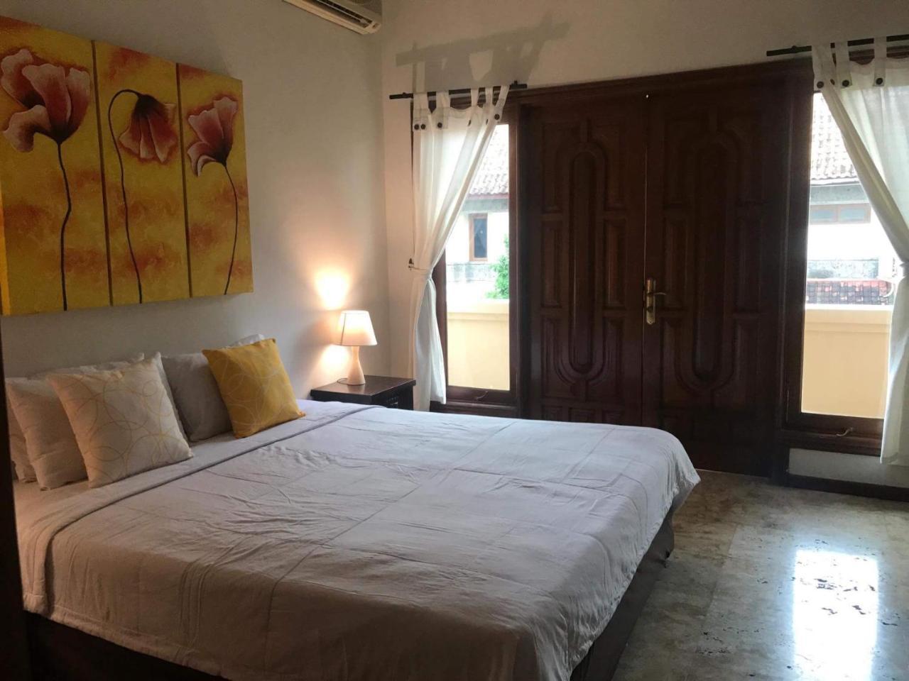 Kuta Holiday Villas Exterior photo
