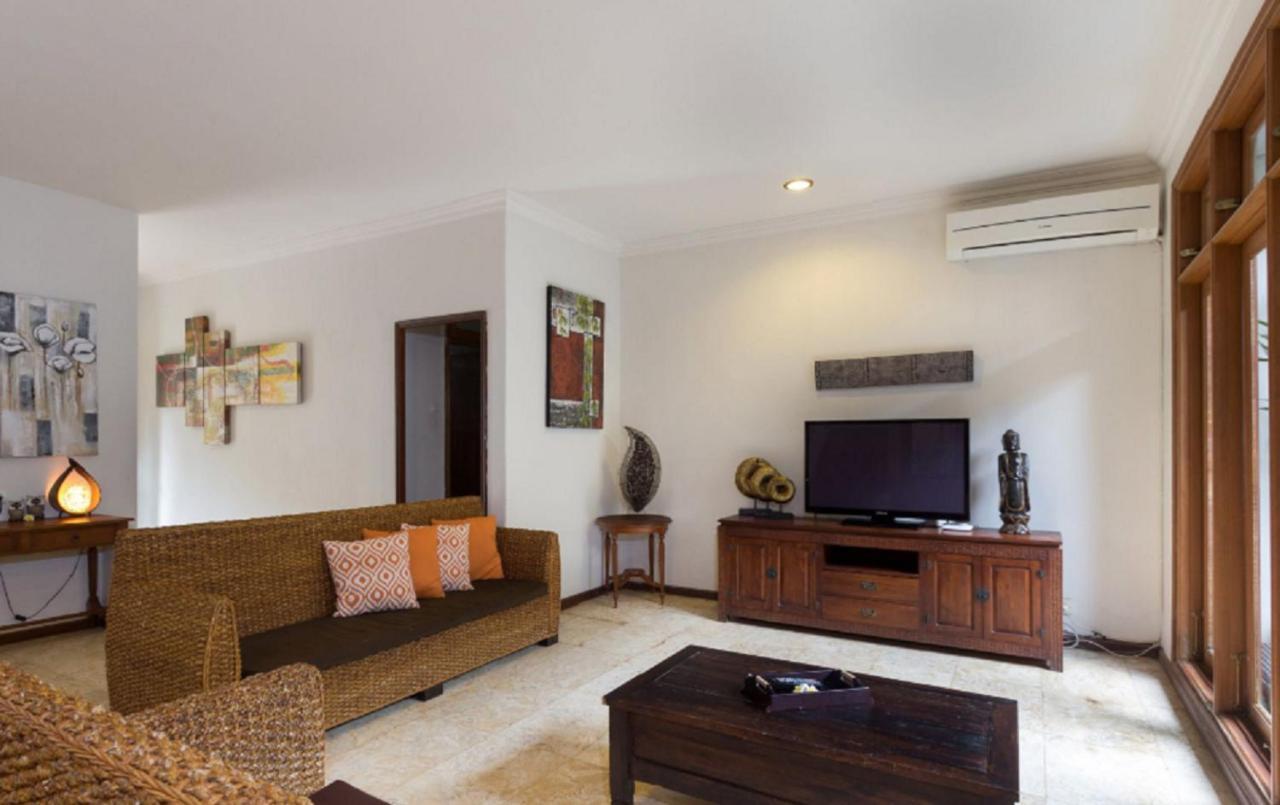 Kuta Holiday Villas Exterior photo